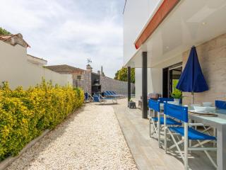 Casa moderna con piscina, Wi-Fi, AA, barbacoa y parking en Sant Pere Pescador - ES-89-73 - Sant Pere Pescador - 3