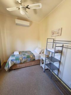 Kybunga by the Beach (part of Harriett's Cottage) - Birkenhead - 5