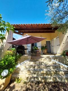 Maison de charme à Autignac avec vue sur jardin et montagne - 1