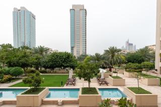 Lux BnB I Turia Tower I Lake & Garden View - Dubai - 7