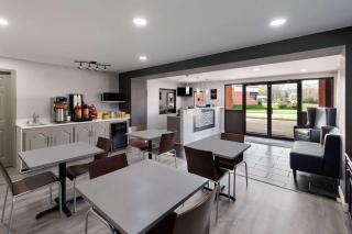 Days Inn by Wyndham Childersburg - Childersburg - 7