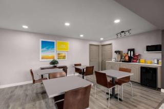 Days Inn by Wyndham Childersburg - Childersburg - 6