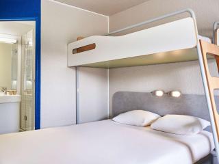 ibis budget Versailles Chateau Saint cyr l'Ecole - Saint-Cyr-lʼÉcole - 1