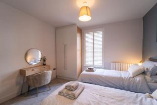 Buckingham Court - 2