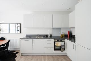 Lovely 1-Bed Apartment in London - London - 7