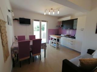 Lovely 2-bedroom apartment Lavender - Milna - 0