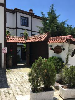 Tarihi Osmanlı Evi - Beyzadeler Konağı Ev Sahibi ve Yöneticisi - Bekir Yenerer Ruhsat No 14-75 - Mudurnu - 0