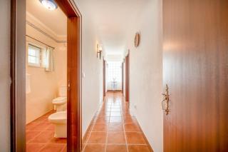 Refreshing poolside escape in Ponte de Sor - 1