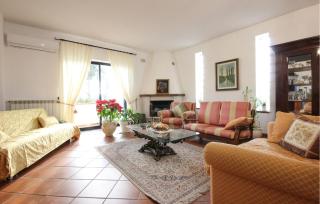 2 Bedroom Awesome Home In Pozzuoli - Pozzuoli - 8