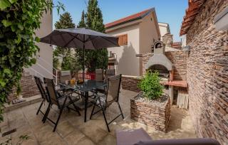 Cozy Apartment In Cesarica With Kitchen - Cesarica - 2