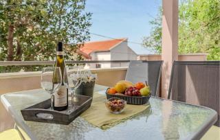 Stunning Apartment In Cesarica With Wifi - Cesarica - 1