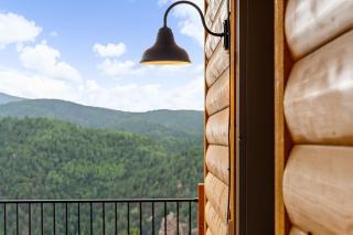 Alpine Escape: Family-Friendly w/ Gorgeous Scenery - 0