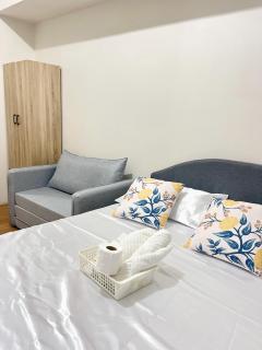 The Loop Studio at 5th floor Limketkai Mall infront Atrium Lucky 11 - 2