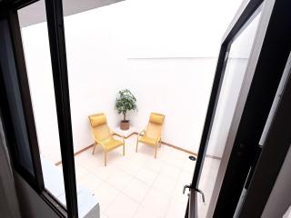 Beautiful, 2 double bedrooms apartment in Central Los Cristianos, 3 mins from the beach - Arona - 2