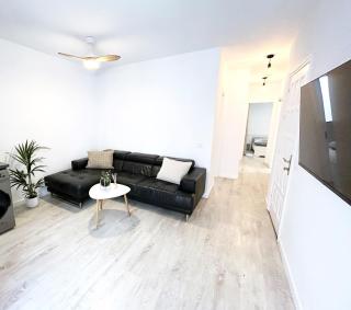 Beautiful, 2 double bedrooms apartment in Central Los Cristianos, 3 mins from the beach - Arona - 6