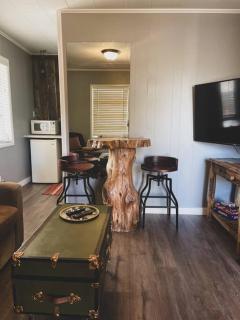 Deer Hollow Cottage at Tradewinds - Eureka Springs - 4