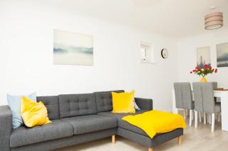 Stylish Seaside Stay – Brighton Marina Views - Brighton & Hove - 2