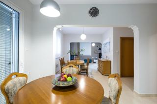 Zoe's Place - 2 BD Beachfront Apartment - 4