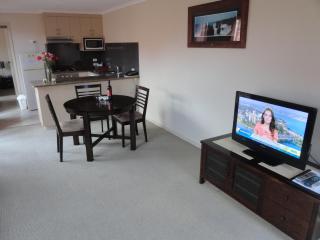 Victoria Lodge Motor Inn & Apartments - 3