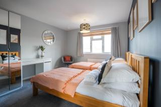 Gatwick Place - 4 bed 2 bath self contained house with private garden - Horley - 7