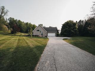 Modern Retreat near Traverse City - Cedar - 8