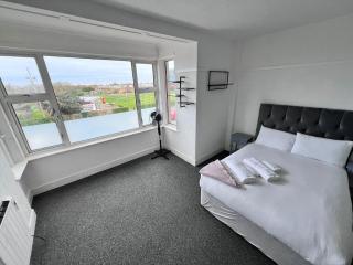 Harbour Flats - Skegness - 8