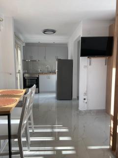 White Apartment - Kavala - 8