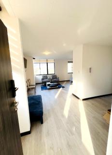 Apartamento Elegante y con Vista Panorámica en el Centro de Sopocachi - La Paz - 2