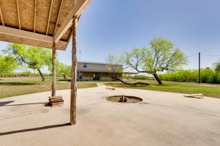 Pet-Friendly Cabin on 3 Acres 7 Mi to Uvalde! - Uvalde - 9