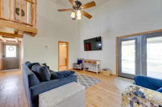 Pet-Friendly Cabin on 3 Acres 7 Mi to Uvalde! - Uvalde - 6