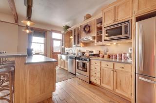 Vintage Downtown Laramie Apartment with Deck! - 4
