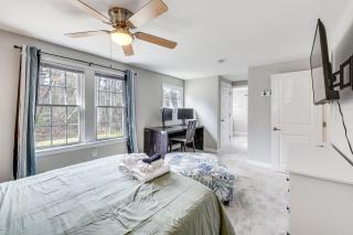Toano Home with Screened Porch Steps to Lake! - 1
