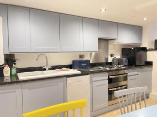 Sixpence Cottage, a few steps from the harbour! - 1