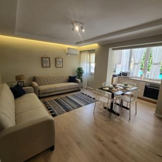 TESA apartment, accommodates 4, Next to City Center, with AC and WiFi - Tirana - 0
