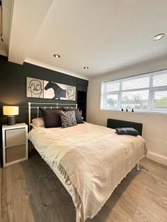 Chester's - Central Chester Stays - City Walls - Private Garden Overlooking River Dee - Chester - 0
