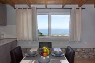 Emilia's Guest House Upper Floor - 9