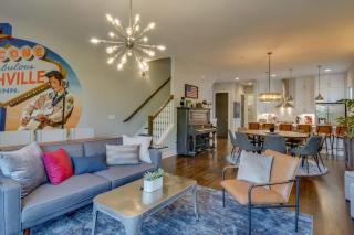 New NashVegas Downtown Rooftop City Views 13Beds - 5