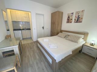 Guesthouse Apartments Čenić - 9