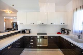 Luxury Elite Villa AJ06 complete with a private, climate controlled pool and a relaxing outdoor Jacuzzi, Aphrodite Hills Resort - 2