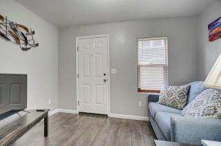 Charming Half Pint Downtown Stay Pet Friendly - 5