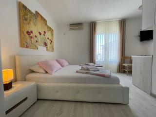 Guesthouse Apartments Čenić - 1