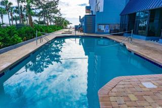 Immaculate Ocean View Condo with Endless Ocean Views- Bluewater Resort 811 - Myrtle Beach - 4