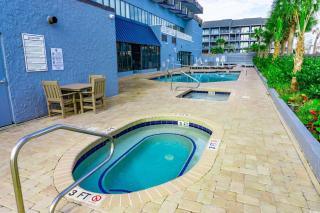 Immaculate Ocean View Condo with Endless Ocean Views- Bluewater Resort 811 - Myrtle Beach - 1