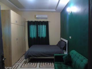 Welcome To Our Lovely 3-Bed Apartment in Abidjan - Cocody - 1