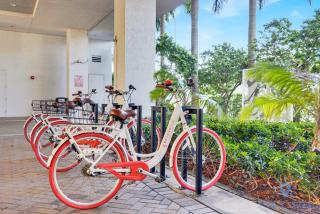 Spectacular Infinite View Balcony Pool Gym - Hallandale Beach - 6