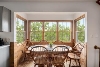 Hot Tub, Screened Porch, Grill, WiFi - Huge Cabin! - Berkeley Springs - 5