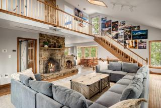 Hot Tub, Screened Porch, Grill, WiFi - Huge Cabin! - Berkeley Springs - 8