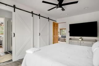 Hot Tub, Screened Porch, Grill, WiFi - Huge Cabin! - Berkeley Springs - 7
