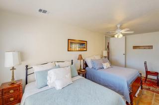 Peaceful Paradise - Austin - 1