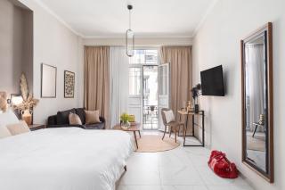 Black Onyx Comfort Suites - Elegant Stay- City Center Next to Airport Bus - 4